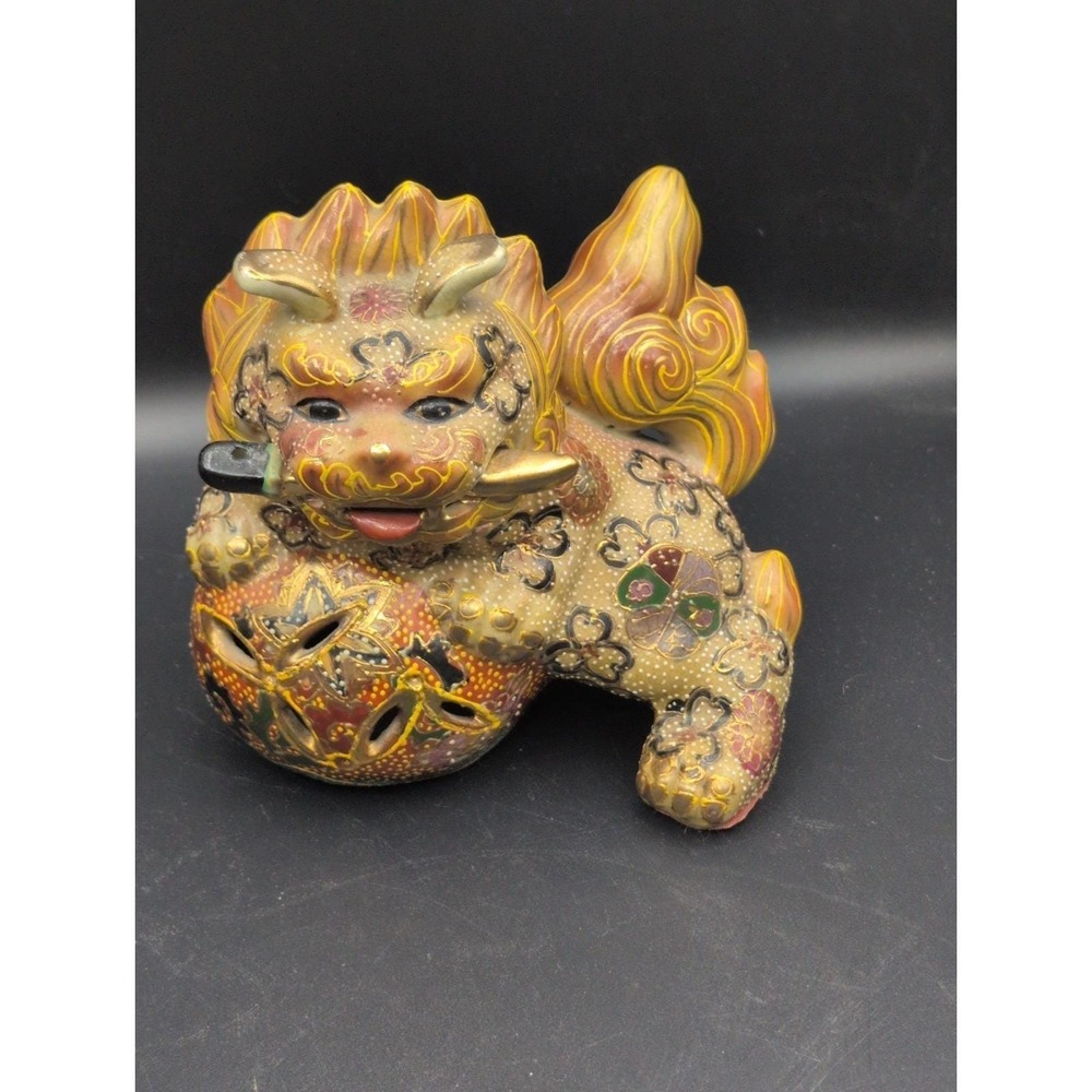Japanese Antique Kutani Foo Dog Shishi Lion Figurine Red Velvet Bottom